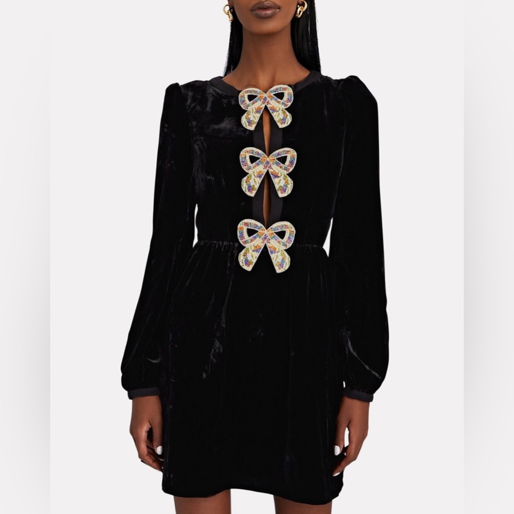 Saloni Velvet Holiday Dress
Crew Neck Mini Dress
Size - 10